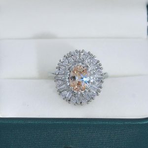 Home sunflower vintage ring for women, cute palace style, handmade inlaid yellow imitation zircon creative ring, fashion accessory